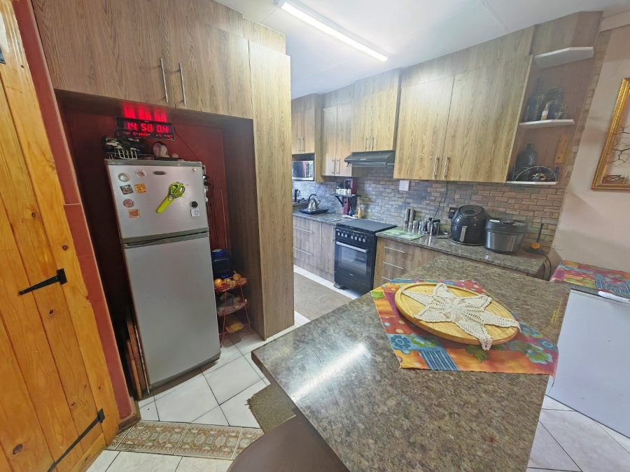 2 Bedroom Property for Sale in Pellissier Free State